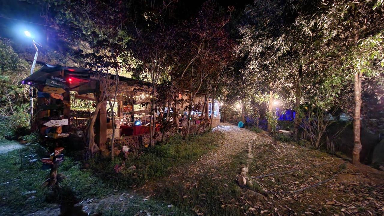 Hobo Huts By The Riverside Panuānaula المظهر الخارجي الصورة